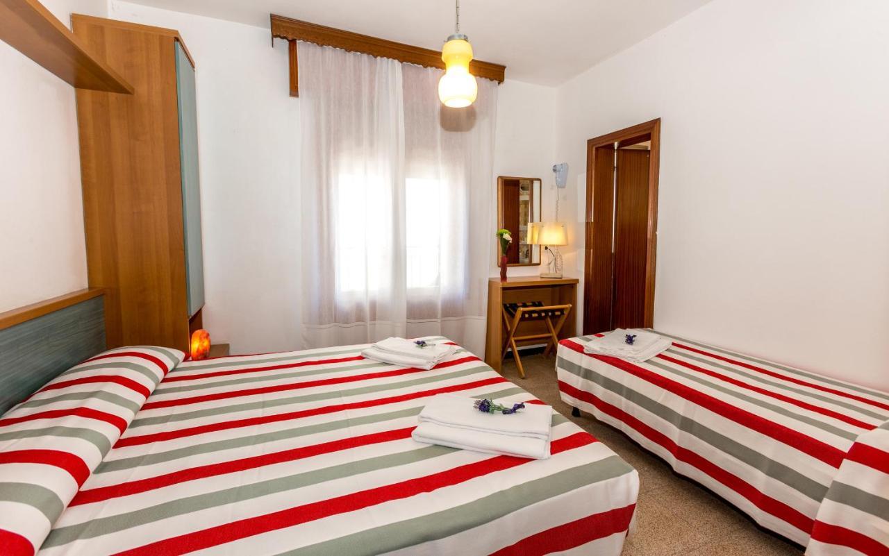 Hotel Saturno Лидо-ди-Езоло Экстерьер фото