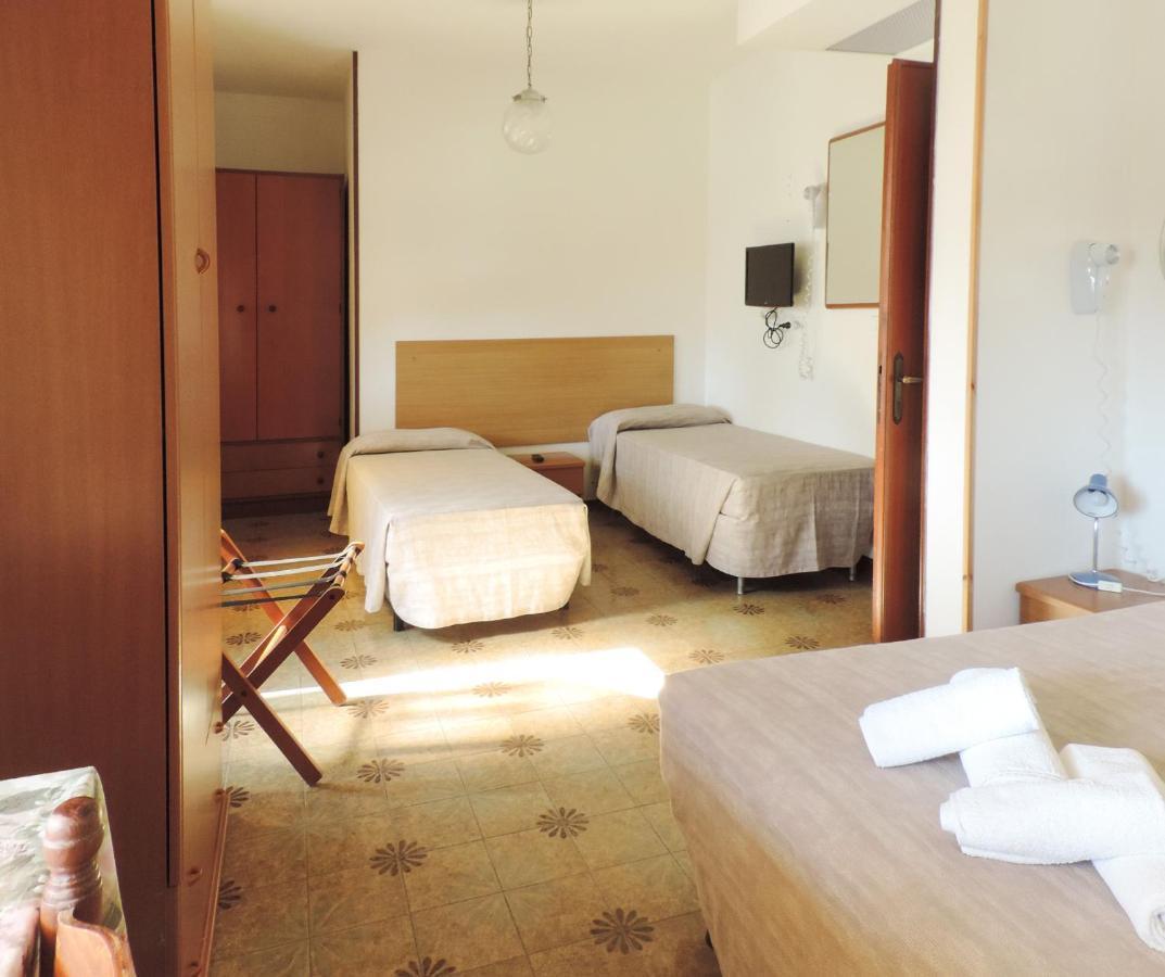 Hotel Saturno Лидо-ди-Езоло Экстерьер фото